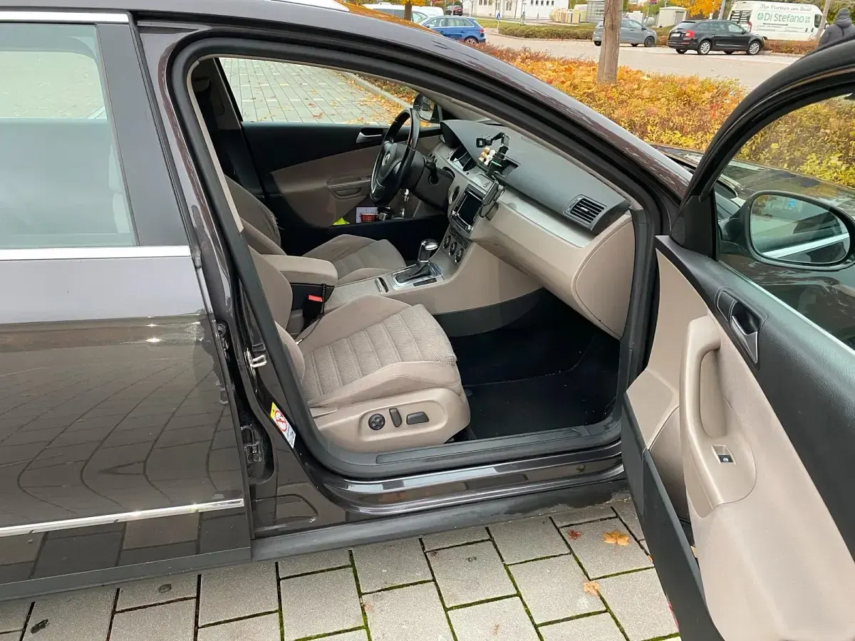 Gebraucht VW Passat 122 PS (89 kW) 2009 Braun Kombi