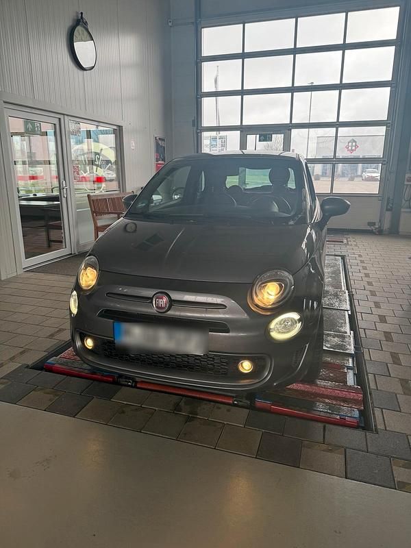 Grau Gebraucht 2018 Fiat 500S S Kleinwagen | 5.900 € (Guter Preis) - Bild 1/4