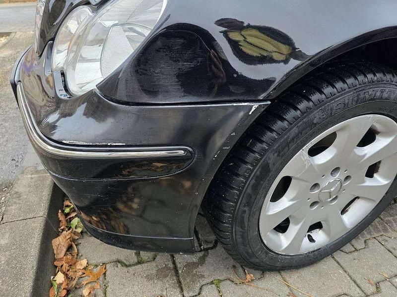 Second-hand Mercedes 180 105 CP (77 kW) 2006 Negru Berlinǎ