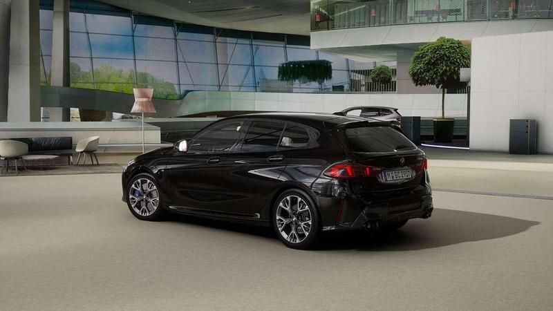 Neu BMW 135 M Performance 300 PS (220 kW) 2026 Alpinweiß uni Kleinwagen