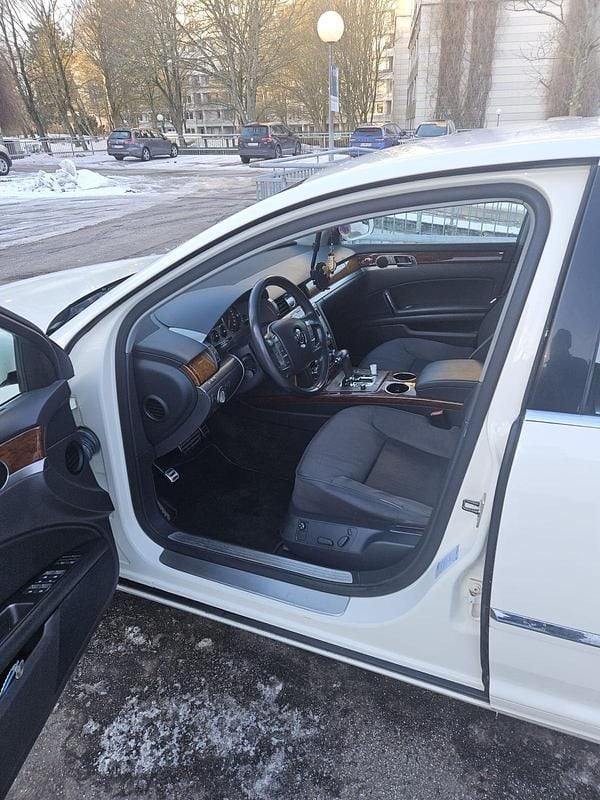 Usado VW Phaeton 239 HP (175 kW) 2011 Branco Sedan