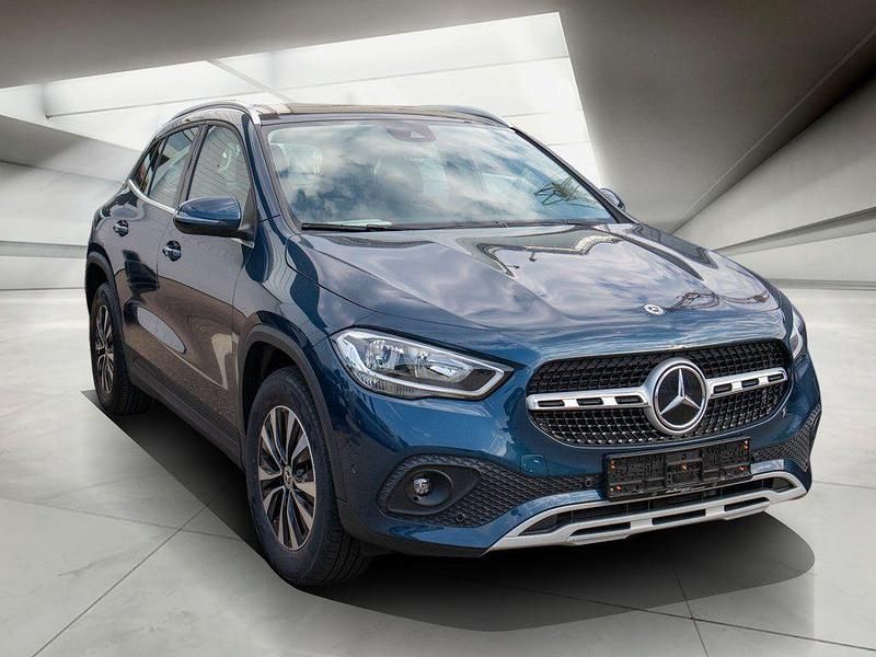 Gebraucht Mercedes GLA200 Style 150 PS (110 kW) 2022 Blau SUV