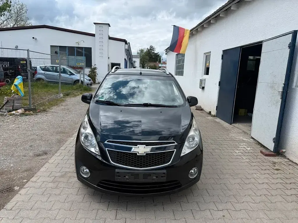Second-hand Chevrolet Spark LS 82 CP (60 kW) 2011 Negru Hatchback