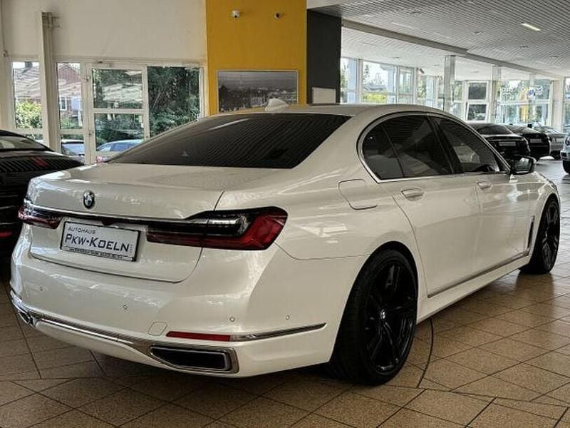 Gebraucht BMW 730 Executive 265 PS (194 kW) 2019 Weiß Limousine