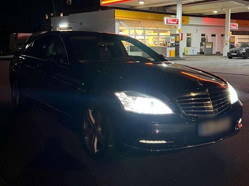 Gebraucht Mercedes S500 435 PS (319 kW) 2012 Blau Limousine