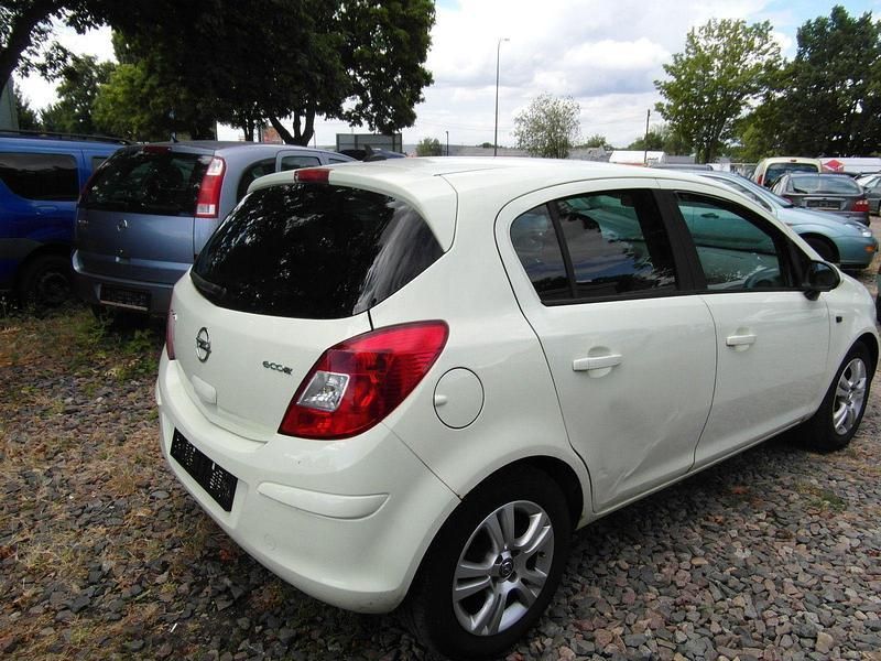 Gebraucht Opel Corsa Satellite 69 PS (50 kW) 2011 Weiß Kleinwagen