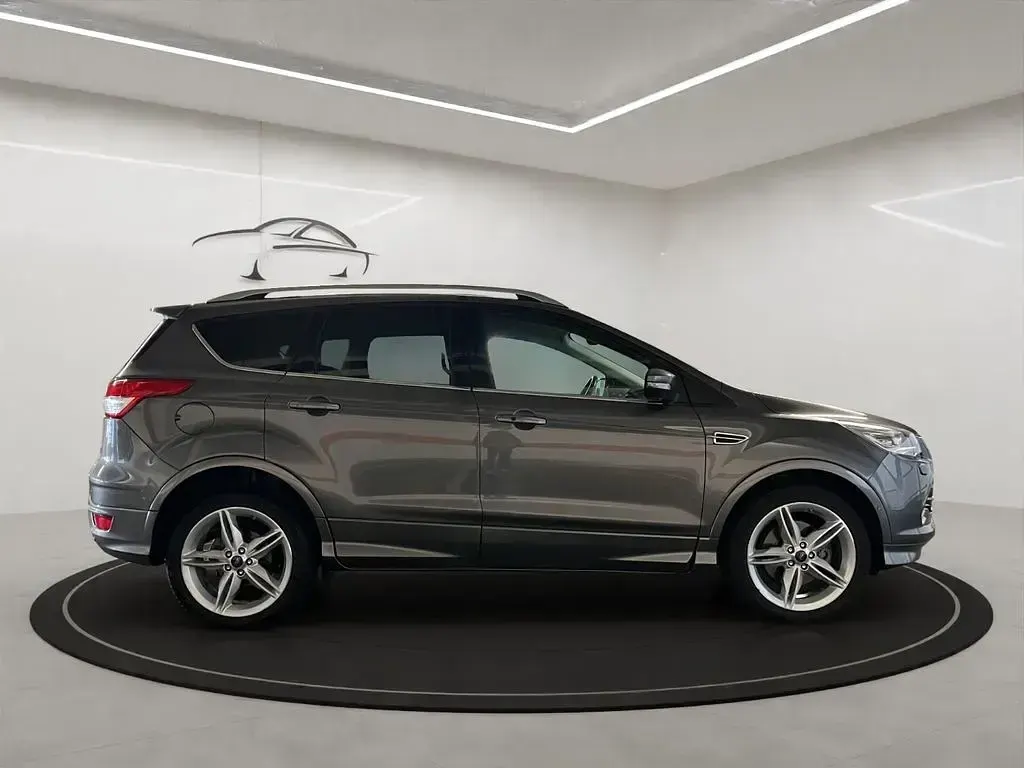Gebraucht Ford Kuga Individual 182 PS (133 kW) 2014 Grau SUV