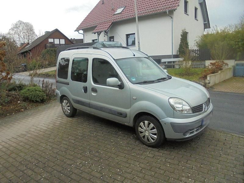 Gebraucht Renault Kangoo 75 PS (55 kW) 2008 Silber Van / Kleinbus