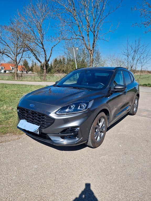Grau Gebraucht 2020 Ford Kuga ST-Line X SUV | 19.200 € (Guter Preis) - Bild 1/4