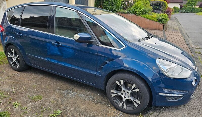 Blau Gebraucht 2011 Ford S-MAX Titanium Van / Kleinbus | 3.680 € (Guter Preis) - Bild 1/4