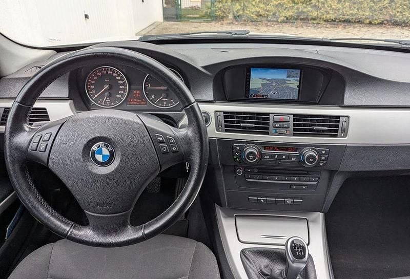 Gebraucht BMW 316 116 PS (85 kW) 2010 Weiß Kombi