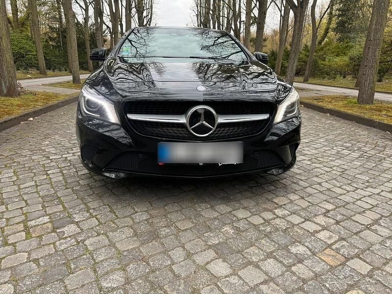 Gebraucht Mercedes CLA200 156 PS (114 kW) 2016 Schwarz Limousine