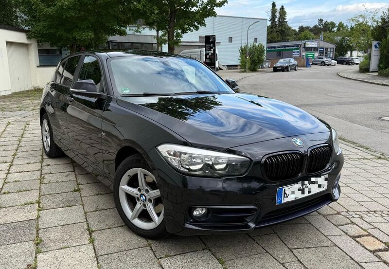 Schwarz Gebraucht 2016 BMW 116 Sport Line Kleinwagen | 9.990 € (Fairer Preis) - Bild 1/4