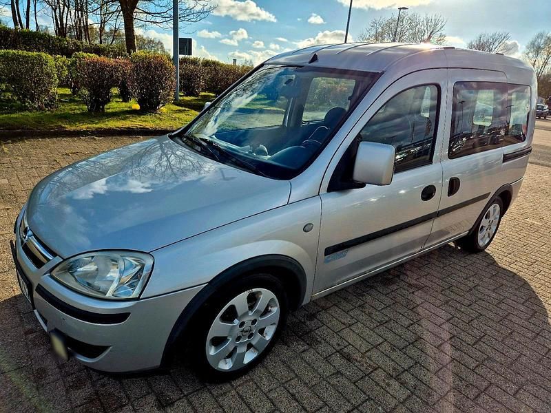 Second-hand Opel Combo 70 CP (51 kW) 2005 Argintiu Monovolum