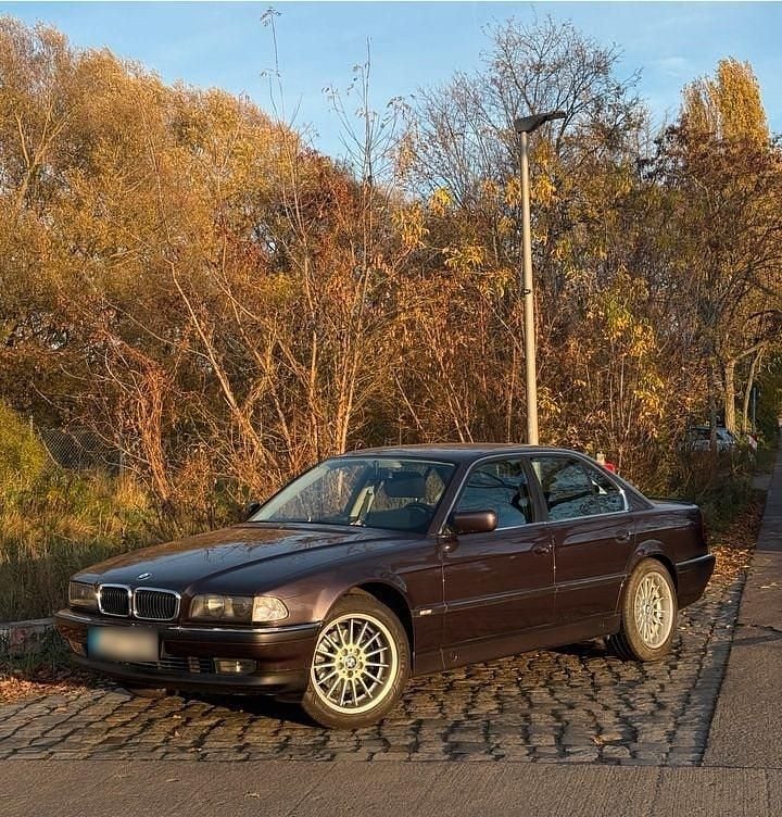 Gebraucht BMW 730 211 PS (155 kW) 1994 Violet Limousine