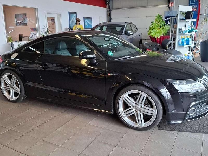 Gebraucht Audi TT 211 PS (155 kW) 2014 Pantherschwarz kristalleffekt Coupé