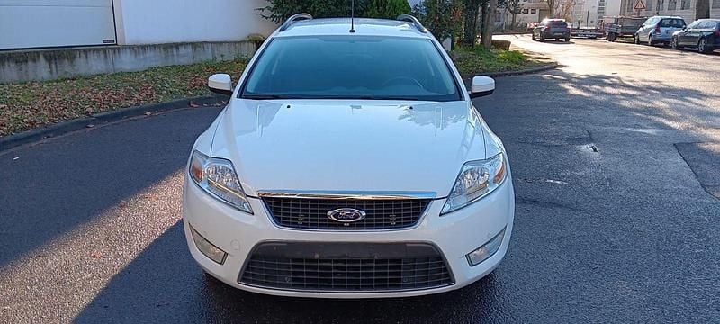 Weiß Gebraucht 2009 Ford Mondeo Ambiente Kombi | 2.400 € (Fairer Preis) - Bild 1/4