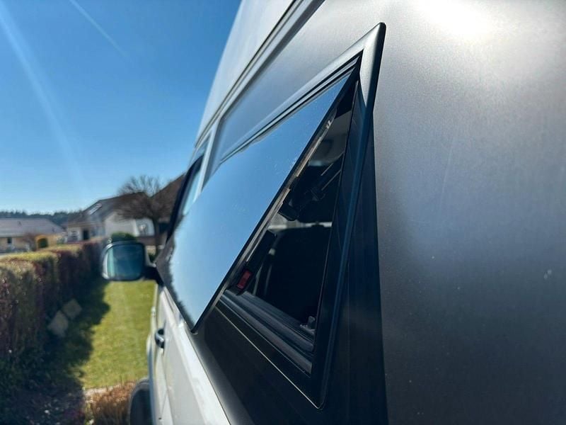 Second-hand VW Transporter 150 CP (110 kW) 2017 Alb Van