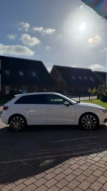 Używany Audi A3 125 KM (91 kW) 2014 Biały Sedan/Limuzyna