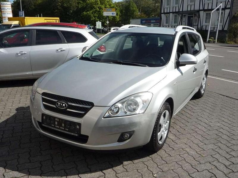 Kirunasilber met. Gebraucht 2008 Kia Ceed Sportswagon LX Kombi | 2.450 € (Fairer Preis) - Bild 1/4