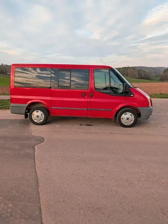 Używany Ford Transit 140 KM (102 kW) 2011 Czerwony Minivan
