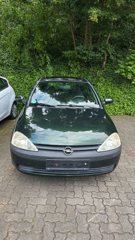 Grün Gebraucht 2002 Opel Corsa Limousine | 1.499 € (Fairer Preis) - Bild 1/4