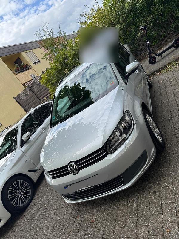 Gebraucht VW Touran 105 PS (77 kW) 2011 Silber Van / Kleinbus