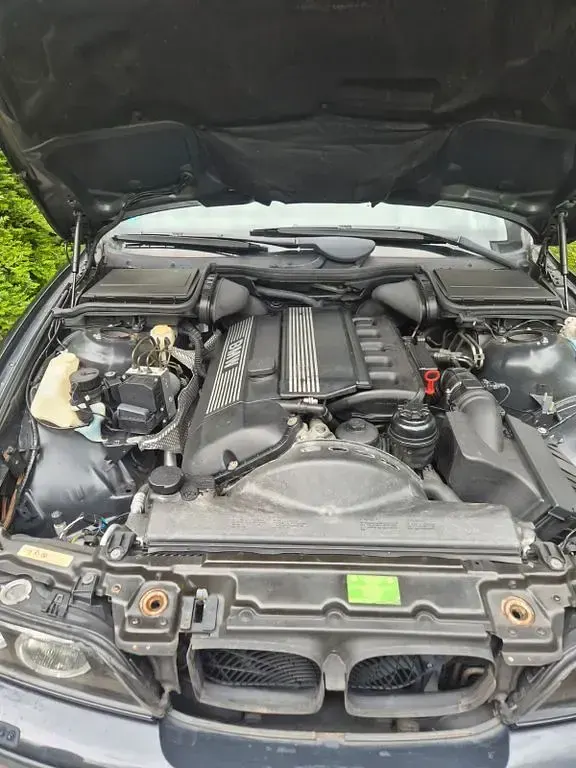 Gebraucht BMW 523 Performance 170 PS (125 kW) 2000 Schwarz Limousine