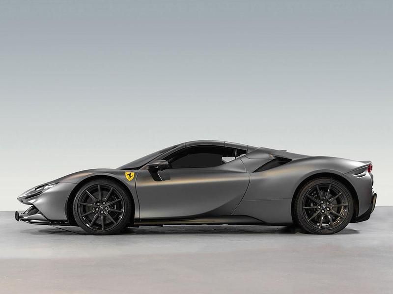 Second-hand Ferrari SF90 999 CP (734 kW) 2023 Gri Cabrio