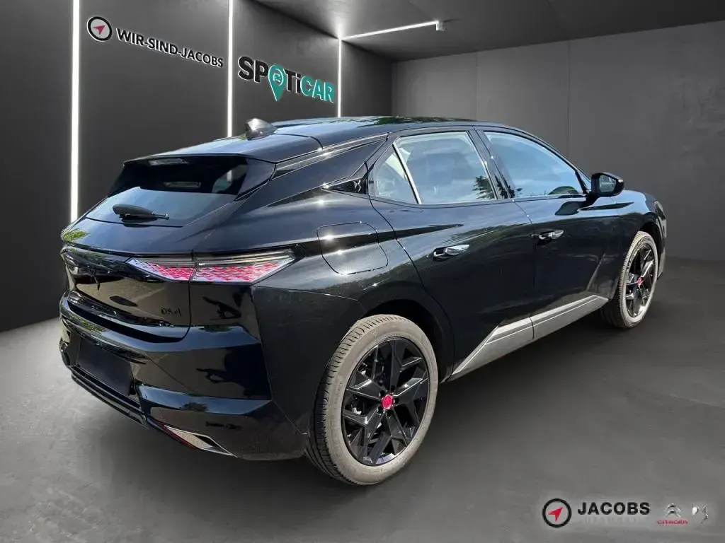 Gebraucht DS Automobiles DS4 Performance 131 PS (96 kW) 2023 Schwarz (metallic) Kleinwagen