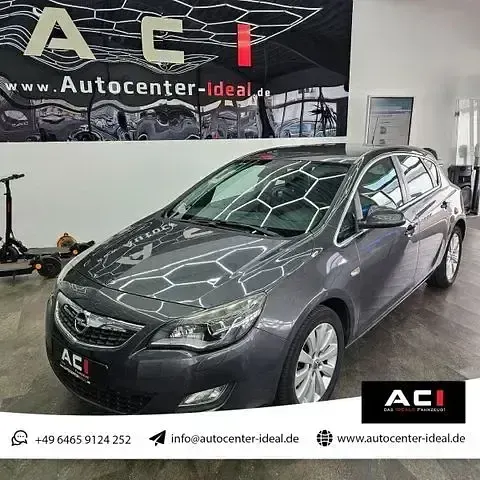 Gebraucht Opel Astra Cosmo 180 PS (132 kW) 2010 Limousine