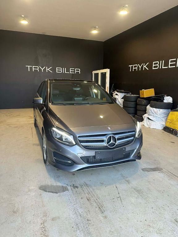 Gebraucht Mercedes B220 177 PS (130 kW) 2016 Grau Van / Kleinbus