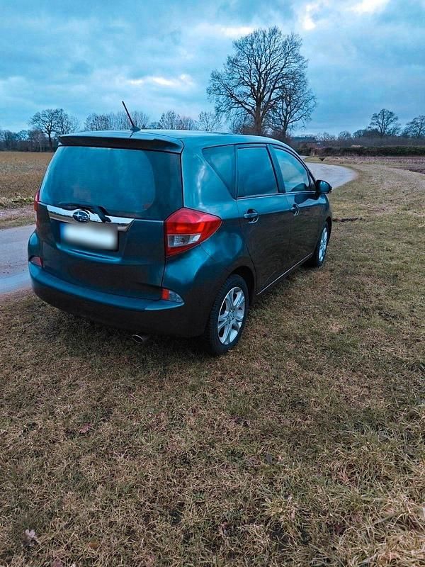 Gebraucht Subaru Trezia Comfort 90 PS (66 kW) 2012 Grau Kleinwagen