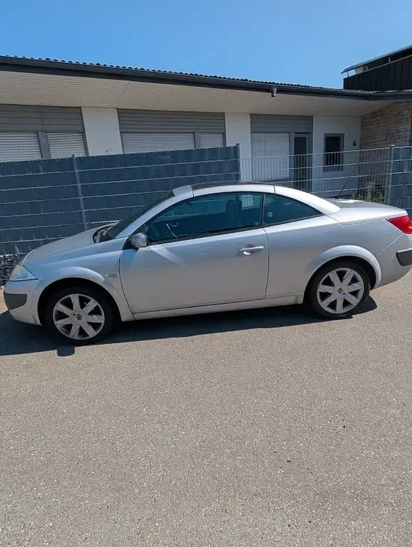 Gebraucht Renault Mégane Cabriolet Dynamique 113 PS (83 kW) 2006 Silber Cabrio