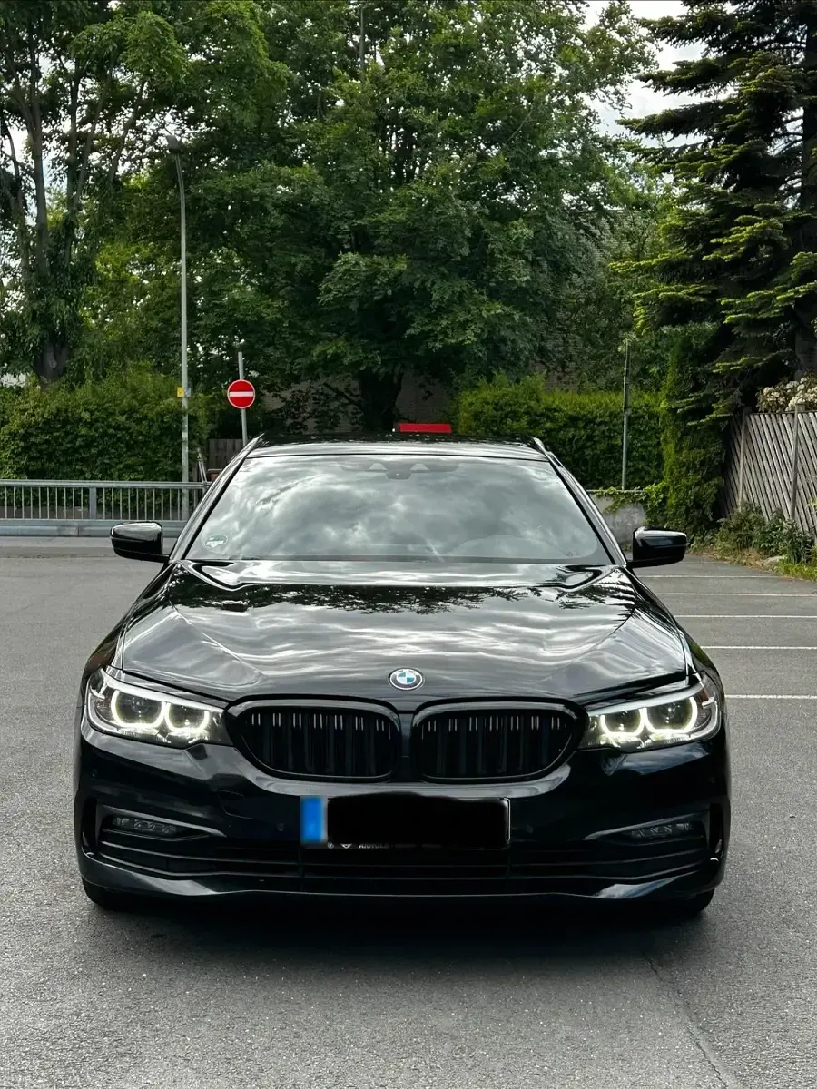 Gebraucht BMW 530 Shadowline 265 PS (194 kW) 2019 Schwarz Kombi