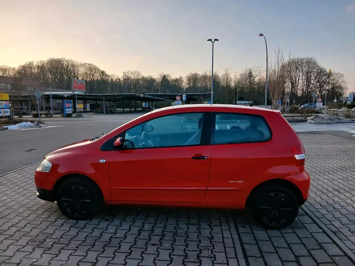 Używany VW Fox 54 KM (39 kW) 2009 Czerwony Hatchback