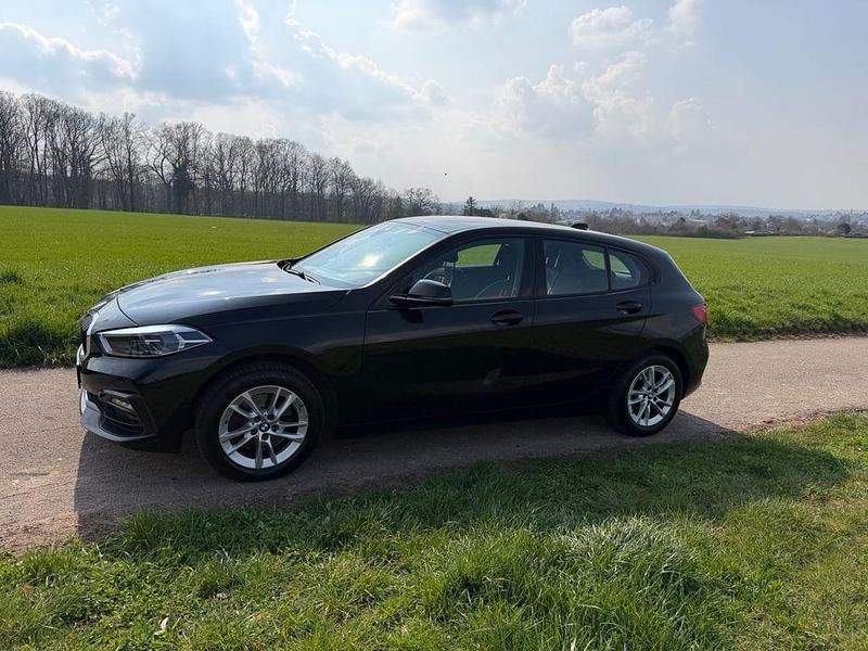 Gebraucht BMW 116 Luxury Line 116 PS (85 kW) 2019 Schwarz Kleinwagen