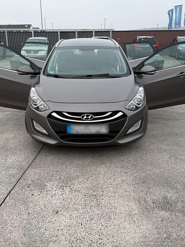Gebraucht Hyundai i30 Style 128 PS (94 kW) 2014 Kombi