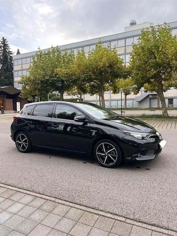 Schwarz Gebraucht 2018 Toyota Auris Hybrid Edition-S Limousine | 15.000 € (Fairer Preis) - Bild 1/4