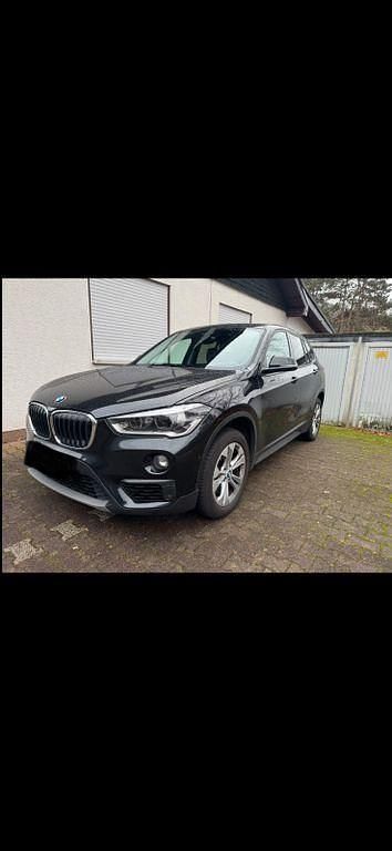 Schwarz Gebraucht 2018 BMW X1 Advantage SUV | 22.990 € (Fairer Preis) - Bild 1/4