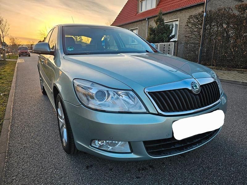 Gebraucht Skoda Octavia Elegance 160 PS (117 kW) 2010 Grün Limousine