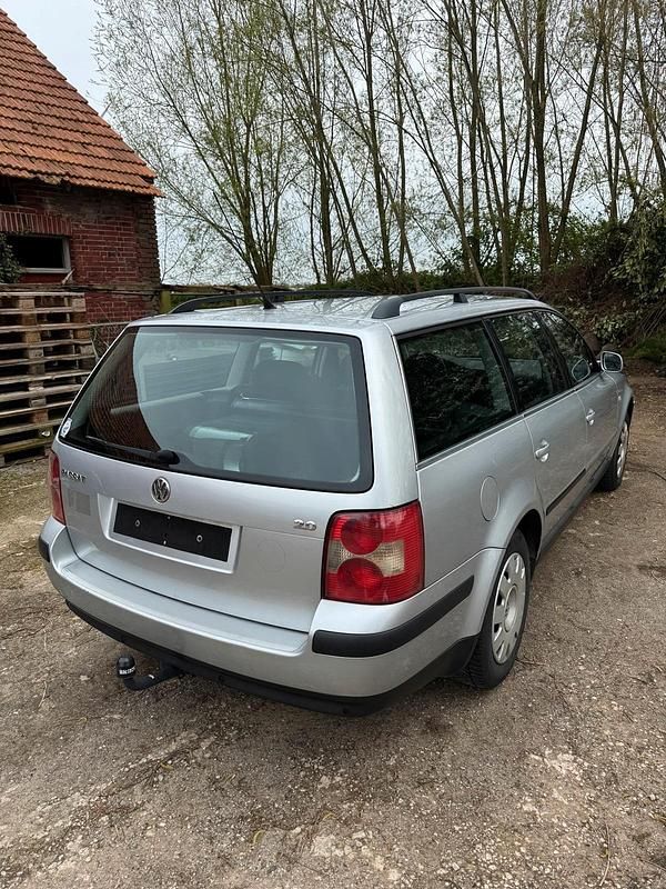 Gebraucht VW Passat 116 PS (85 kW) 2002 Silber Kombi