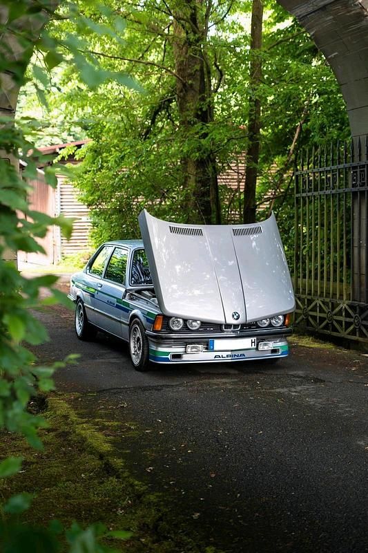 Silber Gebraucht 1980 BMW 323 Limousine | 29.999 € - Bild 1/4