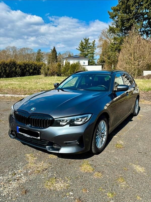 Gebraucht BMW 320 Efficient Dynamics 190 PS (139 kW) 2020 Grau Kombi