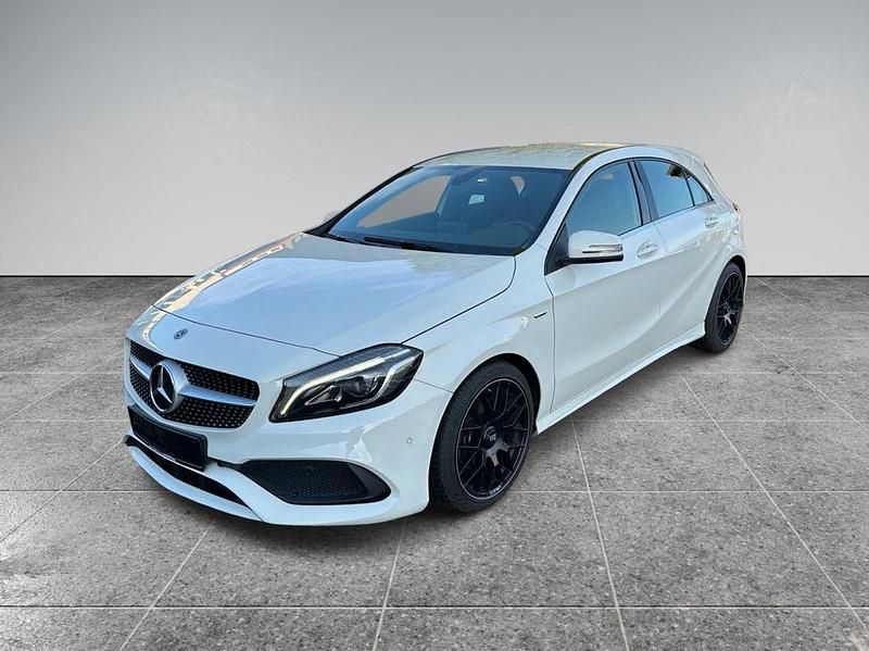 Weiß Gebraucht 2018 Mercedes A180 AMG Limousine | 17.999 € (Superpreis) - Bild 1/4