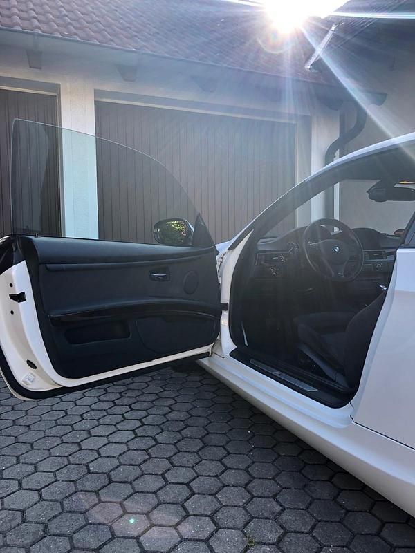 Gebraucht BMW 330 Performance 272 PS (200 kW) 2011 Weiß Coupé