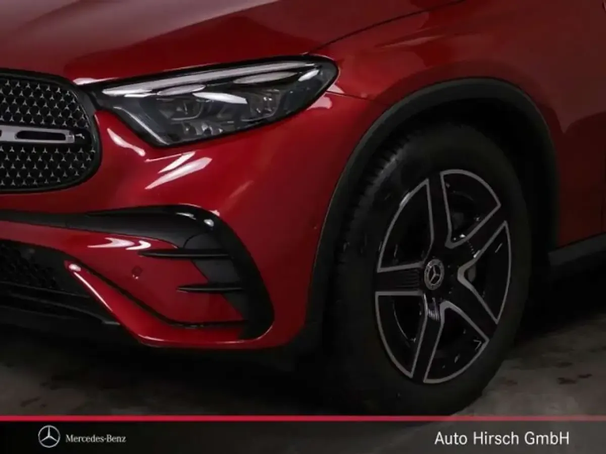 Gebraucht Mercedes GLC220 AMG 197 PS (144 kW) 2025 Rot SUV