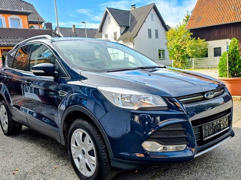 Gebraucht Ford Kuga Trend 150 PS (110 kW) 2015 Blau SUV