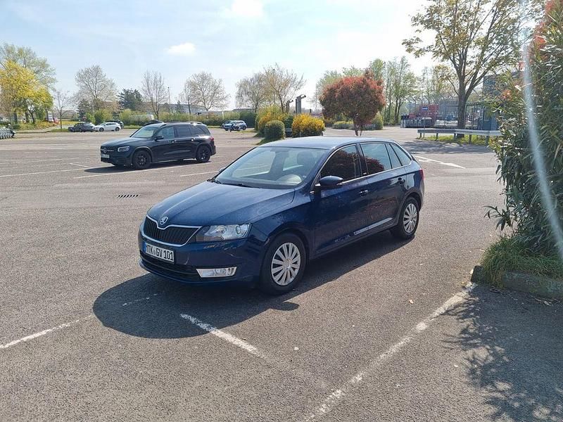 Gebraucht Skoda Rapid Joy 90 PS (66 kW) 2016 Blau Kleinwagen