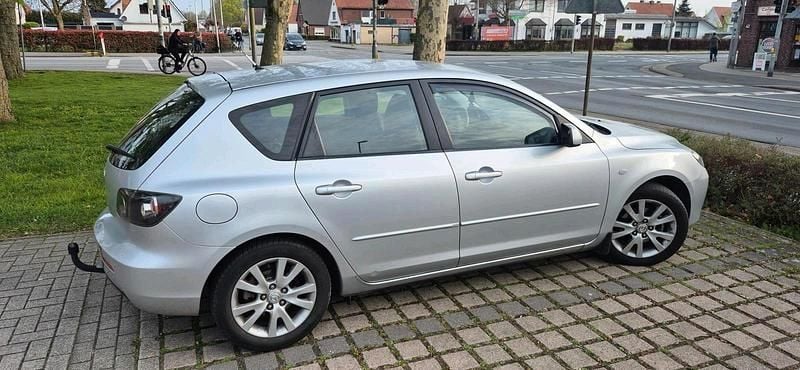 Second-hand Mazda 3 105 CP (77 kW) 2008 Argintiu Berlinǎ